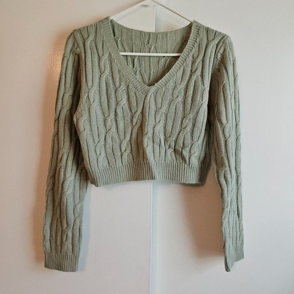 Cute Sage Cropped Cable Knit V-Neck Sweater by Shein - Women's Size M (6)